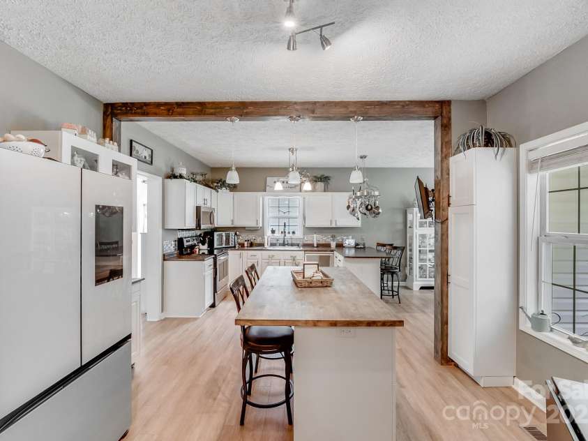 592 Woodcrest Drive, Gastonia, NC 28052.  MLS# CAR4259906, YatesRealty ID 15420. 