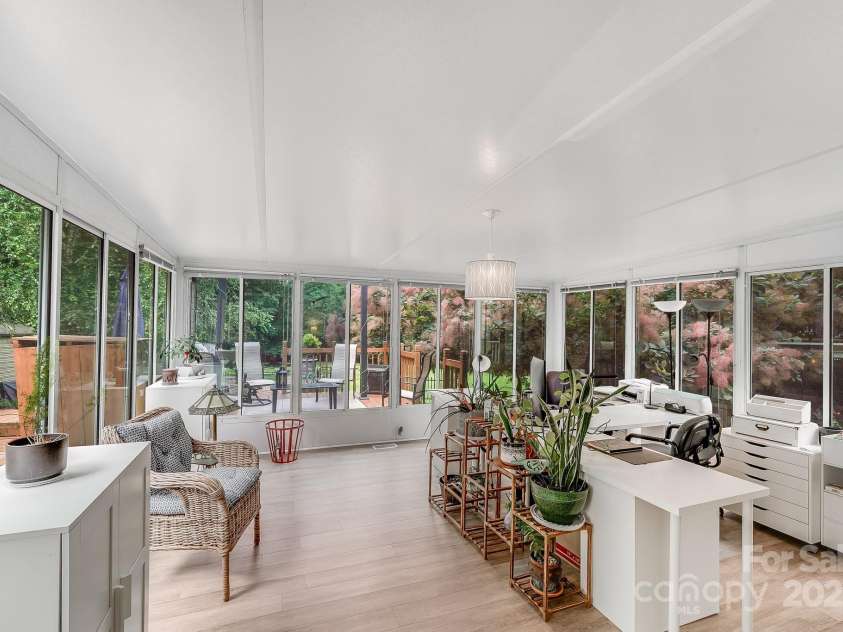 592 Woodcrest Drive, Gastonia, NC 28052.  MLS# CAR4259906, YatesRealty ID 15420. 