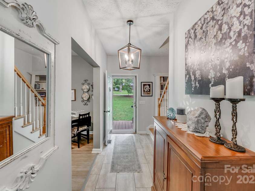 592 Woodcrest Drive, Gastonia, NC 28052.  MLS# CAR4259906, YatesRealty ID 15420. 