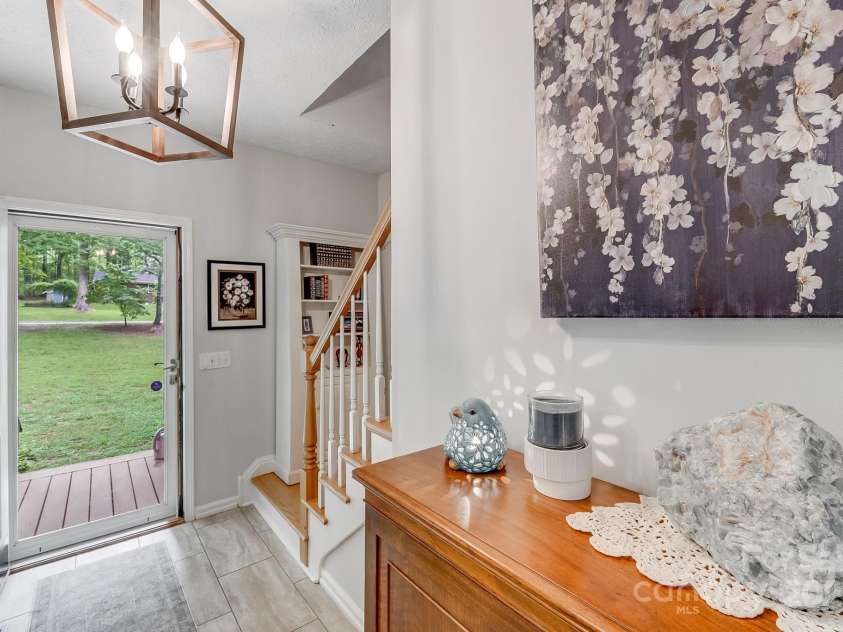 592 Woodcrest Drive, Gastonia, NC 28052.  MLS# CAR4259906, YatesRealty ID 15420. 