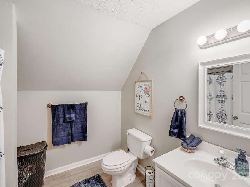 592 Woodcrest Drive, Gastonia, NC 28052.  MLS# CAR4259906, YatesRealty ID 15420. 