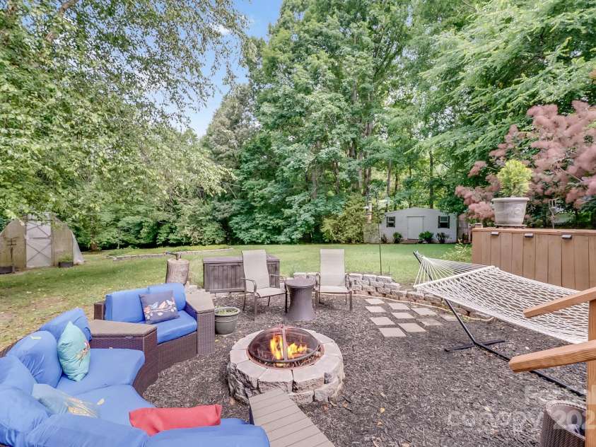 592 Woodcrest Drive, Gastonia, NC 28052.  MLS# CAR4259906, YatesRealty ID 15420. 