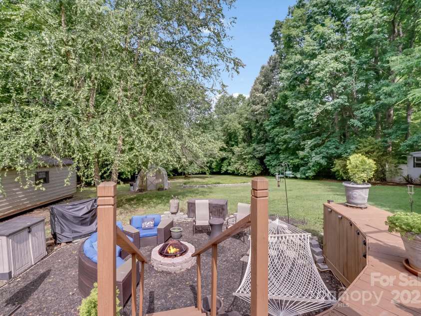 592 Woodcrest Drive, Gastonia, NC 28052.  MLS# CAR4259906, YatesRealty ID 15420. 