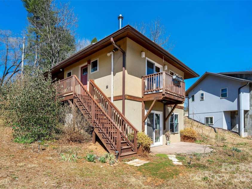 10 Wellspring Lane, Asheville, NC 28806.  MLS# CAR4224636, YatesRealty ID 15421. 