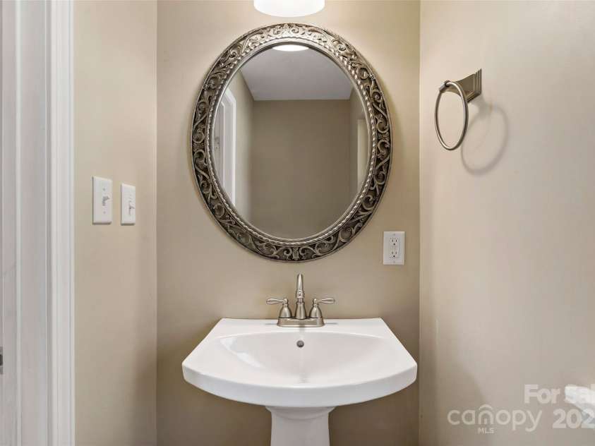 10 Wellspring Lane, Asheville, NC 28806.  MLS# CAR4224636, YatesRealty ID 15421. 