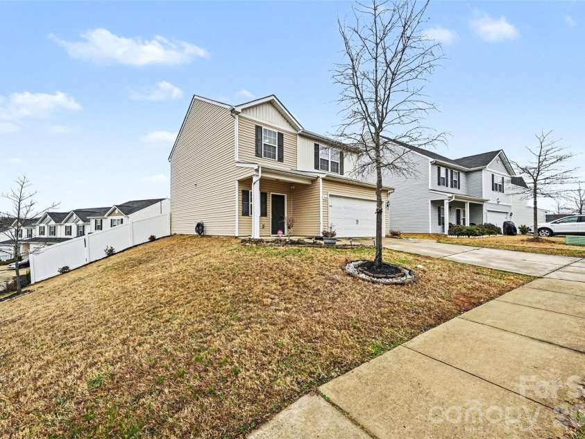 3120 Ellingford Road, Charlotte, NC 28214.  MLS# CAR4345771, YatesRealty ID 15421. 