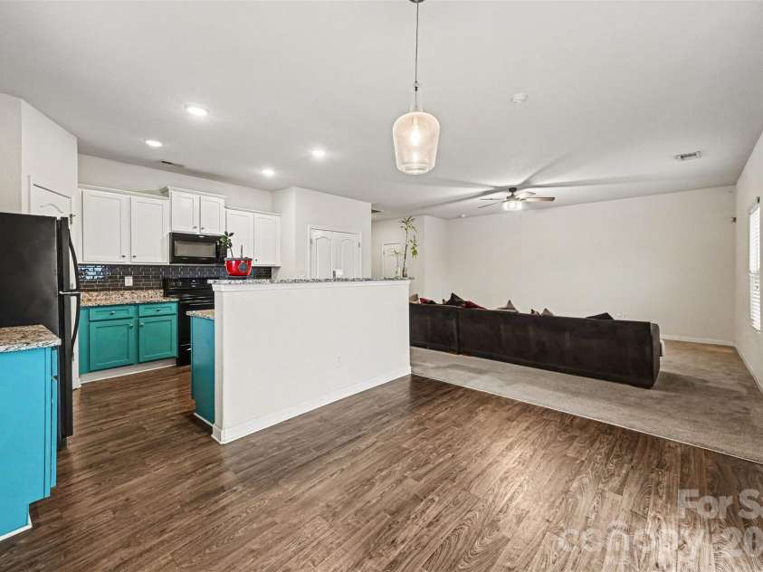 3120 Ellingford Road, Charlotte, NC 28214.  MLS# CAR4345771, YatesRealty ID 15421. 