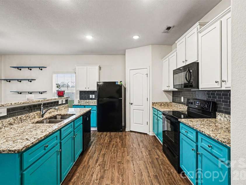 3120 Ellingford Road, Charlotte, NC 28214.  MLS# CAR4345771, YatesRealty ID 15421. 