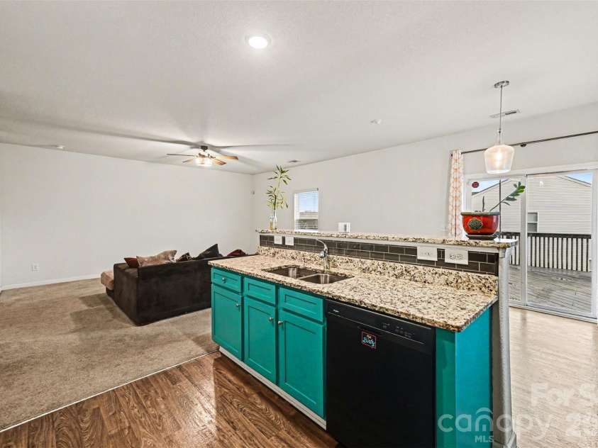 3120 Ellingford Road, Charlotte, NC 28214.  MLS# CAR4345771, YatesRealty ID 15421. 