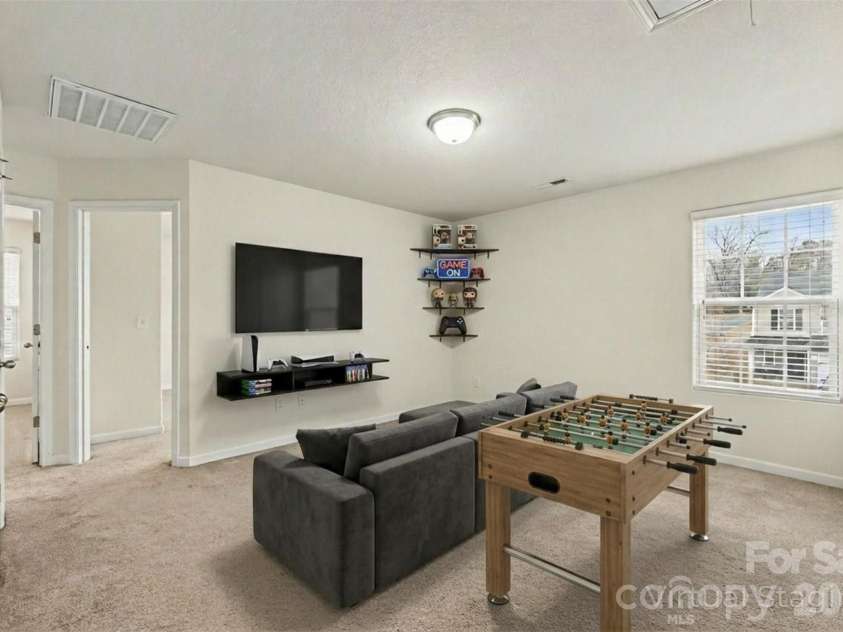 3120 Ellingford Road, Charlotte, NC 28214.  MLS# CAR4345771, YatesRealty ID 15421. 
