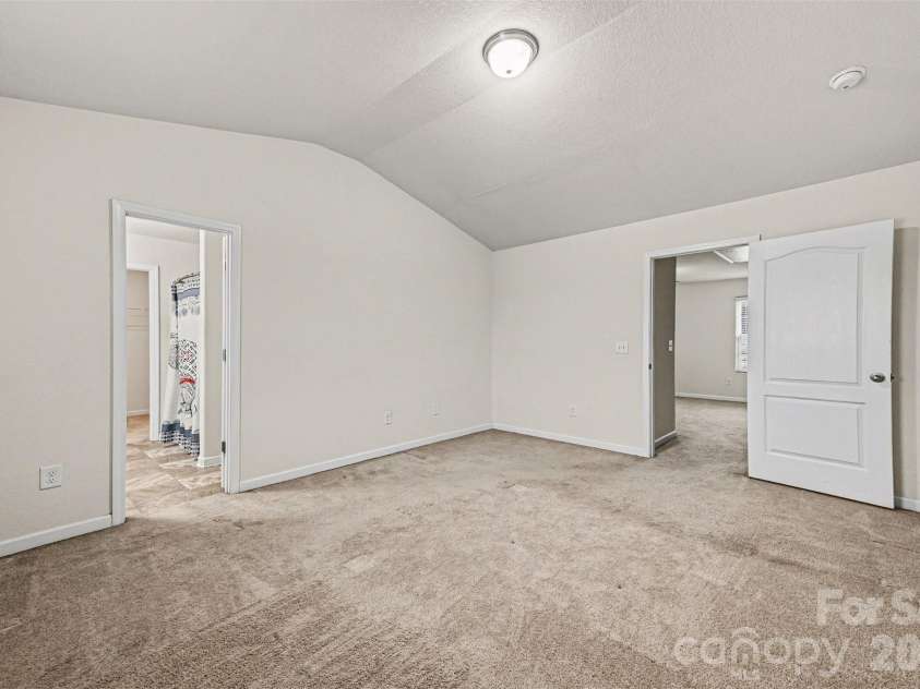 3120 Ellingford Road, Charlotte, NC 28214.  MLS# CAR4345771, YatesRealty ID 15421. 