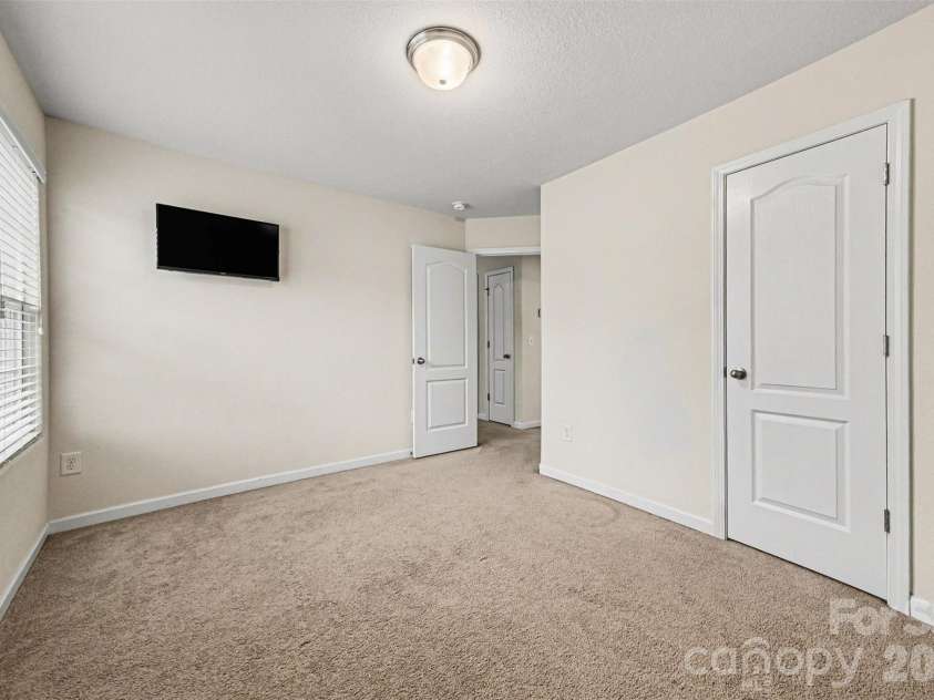3120 Ellingford Road, Charlotte, NC 28214.  MLS# CAR4345771, YatesRealty ID 15421. 