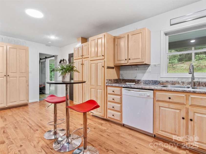 1595 Hickory Springs Road, Burnsville, NC 28714.  MLS# CAR4258442, YatesRealty ID 15422. 