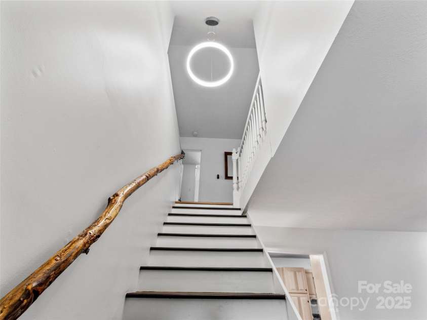 1595 Hickory Springs Road, Burnsville, NC 28714.  MLS# CAR4258442, YatesRealty ID 15422. 