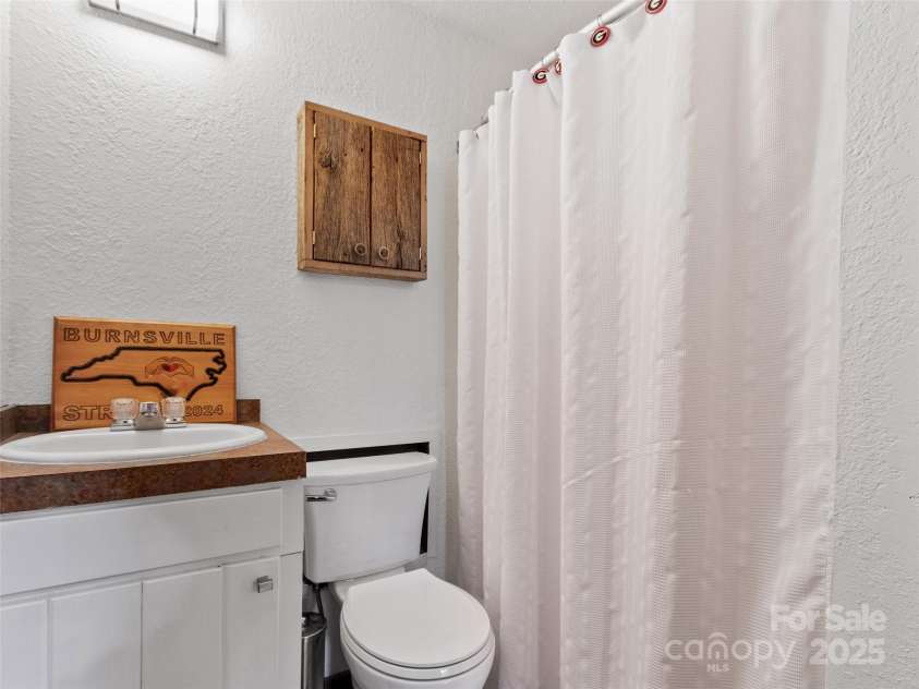 1595 Hickory Springs Road, Burnsville, NC 28714.  MLS# CAR4258442, YatesRealty ID 15422. 