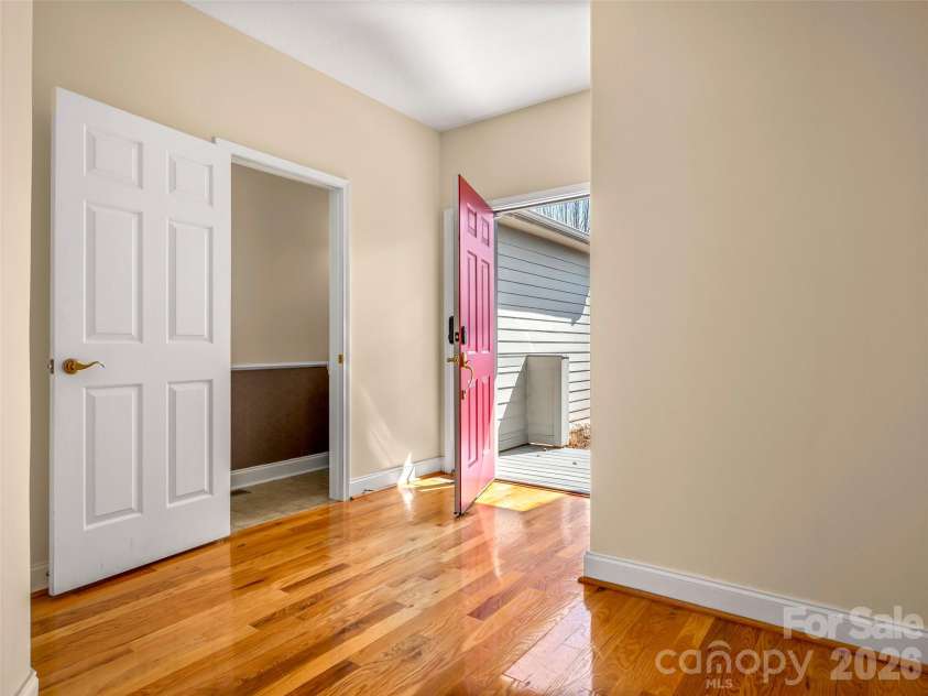 21 Holiday Drive, Arden, NC 28704.  MLS# CAR4343989, YatesRealty ID 15423. 