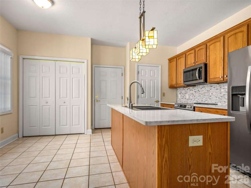21 Holiday Drive, Arden, NC 28704.  MLS# CAR4343989, YatesRealty ID 15423. 