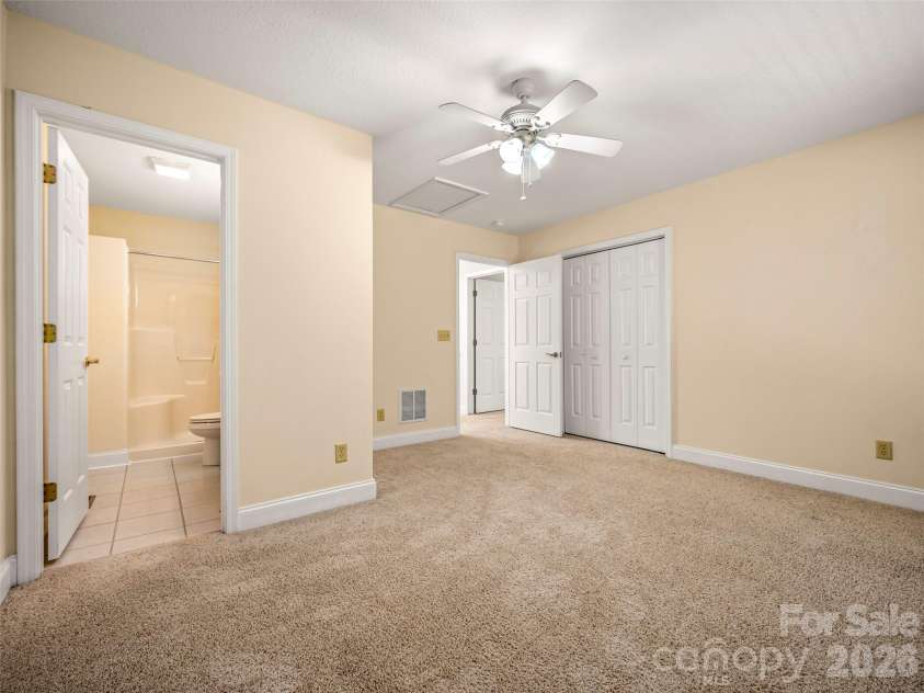 21 Holiday Drive, Arden, NC 28704.  MLS# CAR4343989, YatesRealty ID 15423. 