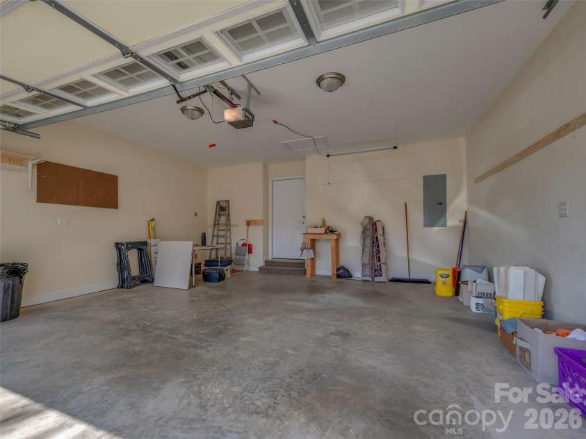 21 Holiday Drive, Arden, NC 28704.  MLS# CAR4343989, YatesRealty ID 15423. 