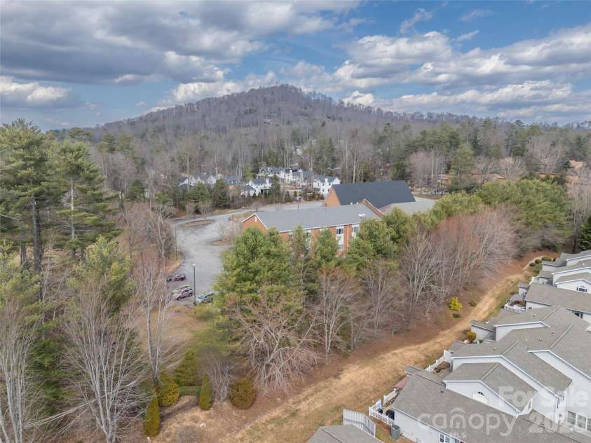 21 Holiday Drive, Arden, NC 28704.  MLS# CAR4343989, YatesRealty ID 15423. 