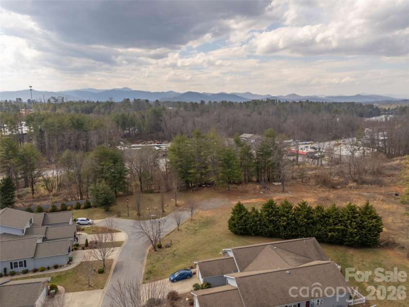 21 Holiday Drive, Arden, NC 28704.  MLS# CAR4343989, YatesRealty ID 15423. 