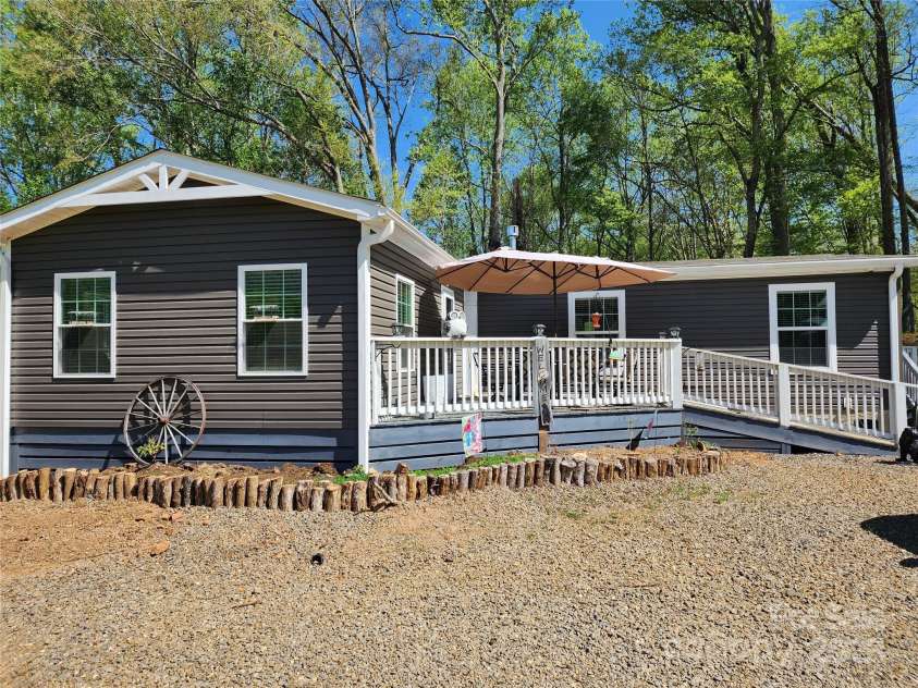 583 Cane Branch Road, Burnsville, NC 28714.  MLS# CAR4251066, YatesRealty ID 15423. View of the front of the house