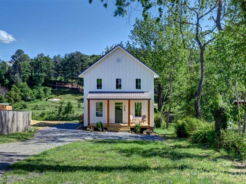 338 Emma Road, Asheville, NC 28806.  MLS# CAR4251903, YatesRealty ID 15424. 
