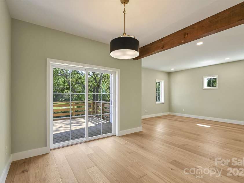 338 Emma Road, Asheville, NC 28806.  MLS# CAR4251903, YatesRealty ID 15424. 