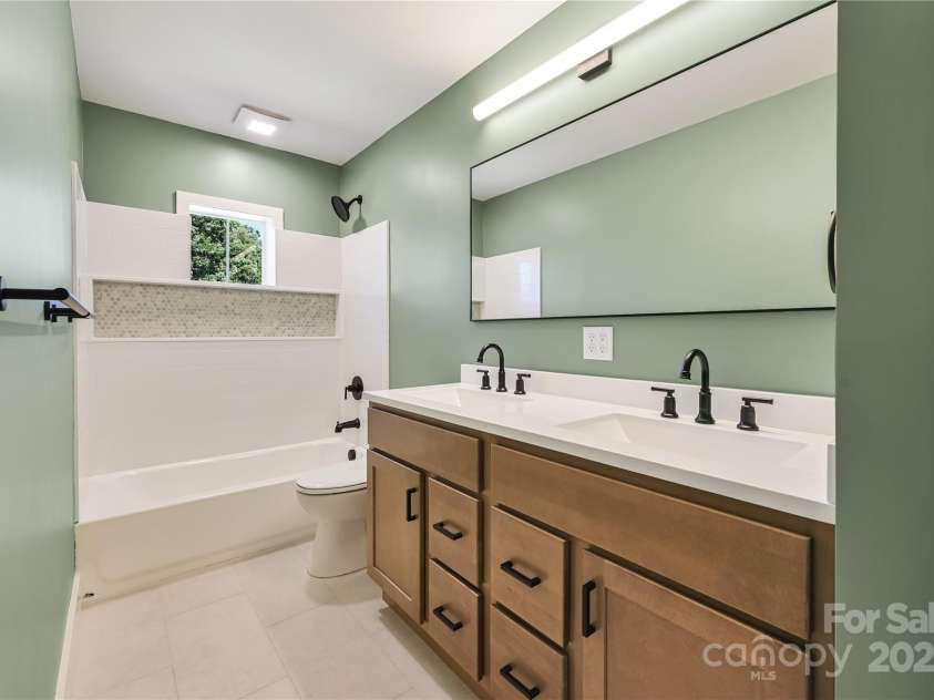 338 Emma Road, Asheville, NC 28806.  MLS# CAR4251903, YatesRealty ID 15424. 