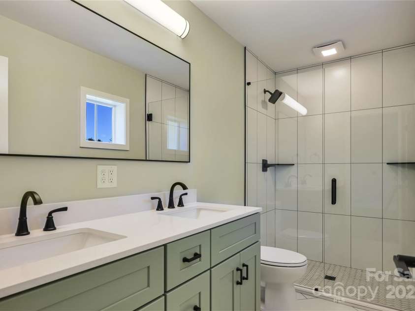 338 Emma Road, Asheville, NC 28806.  MLS# CAR4251903, YatesRealty ID 15424. 