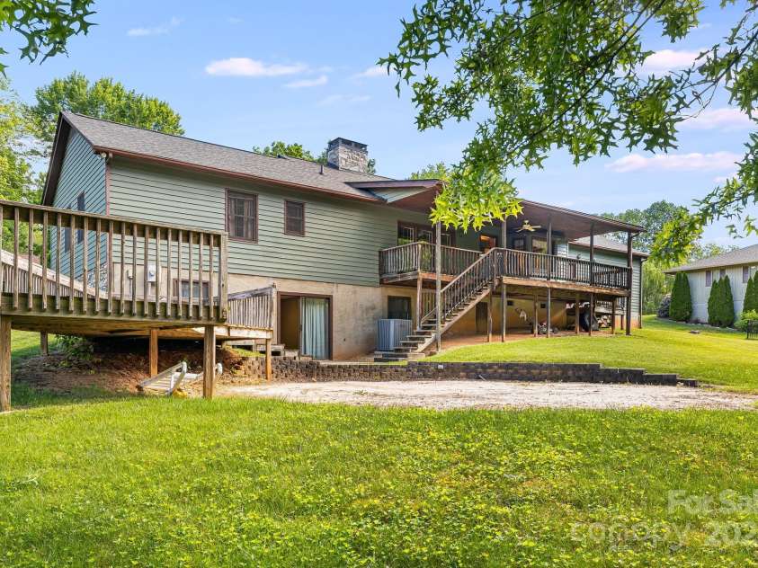 41 Morgan Branch Estate, Candler, NC 28715.  MLS# CAR4258806, YatesRealty ID 15425. 
