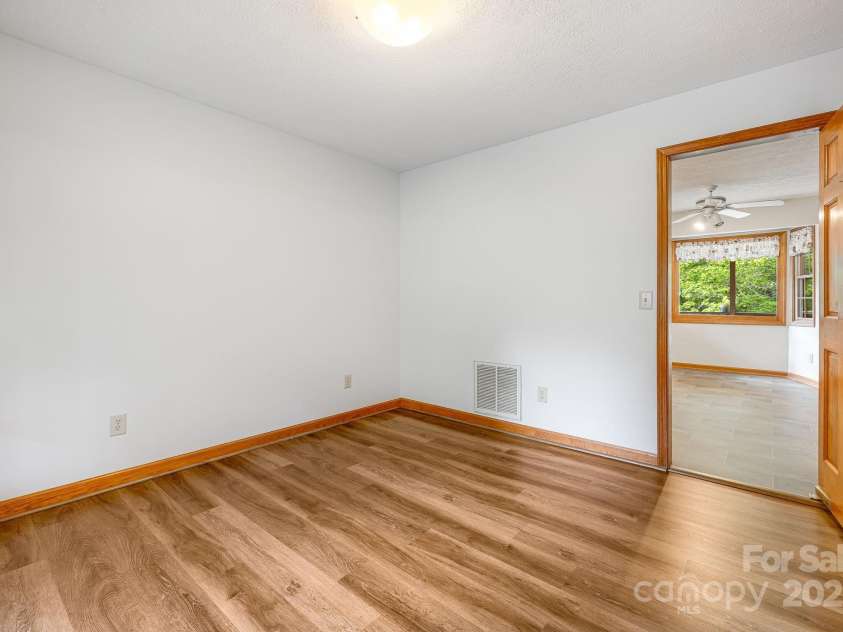 41 Morgan Branch Estate, Candler, NC 28715.  MLS# CAR4258806, YatesRealty ID 15425. 
