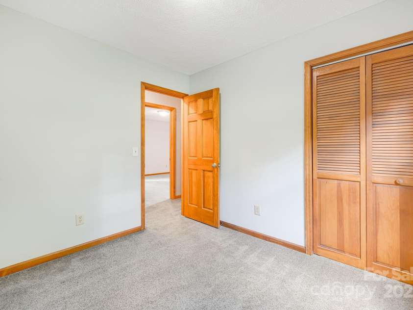 41 Morgan Branch Estate, Candler, NC 28715.  MLS# CAR4258806, YatesRealty ID 15425. 