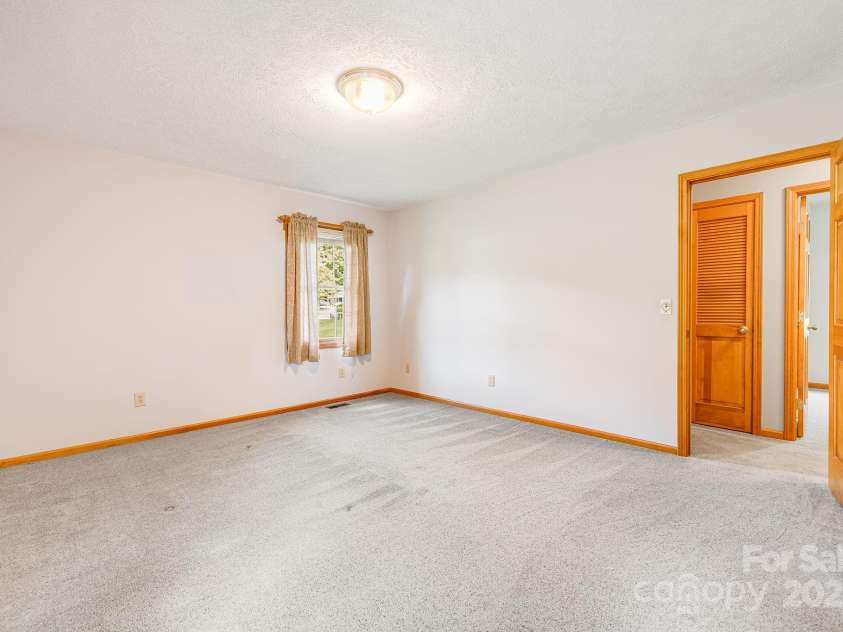 41 Morgan Branch Estate, Candler, NC 28715.  MLS# CAR4258806, YatesRealty ID 15425. 