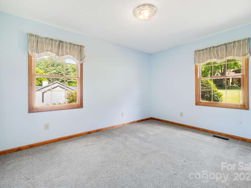 41 Morgan Branch Estate, Candler, NC 28715.  MLS# CAR4258806, YatesRealty ID 15425. 