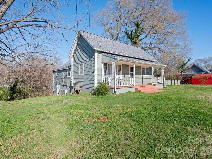 192 Spencer Street, Ellenboro, NC 28160.  MLS# CAR4355108, YatesRealty ID 15426. 