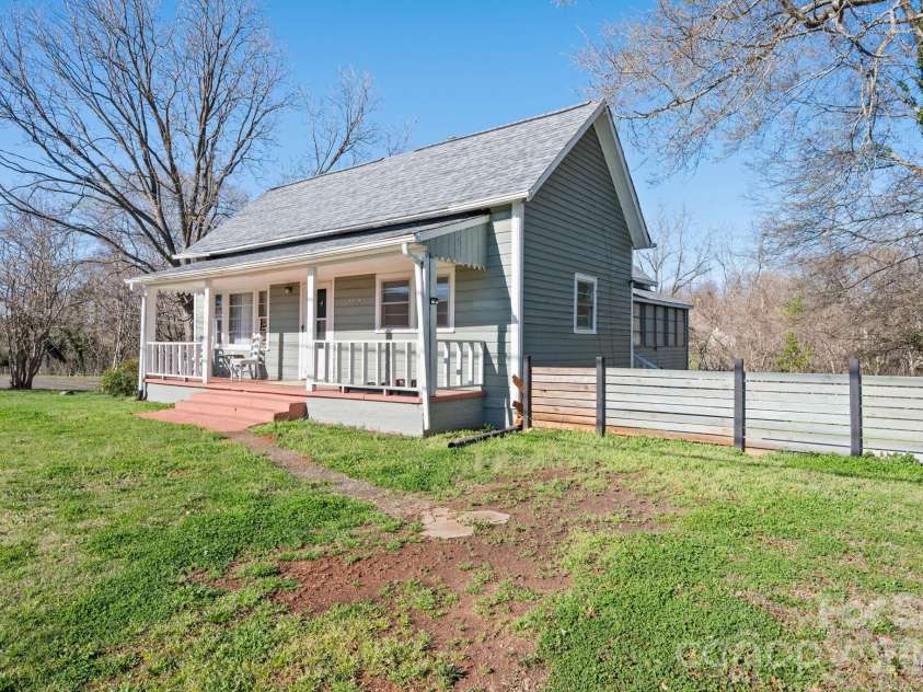 192 Spencer Street, Ellenboro, NC 28160.  MLS# CAR4355108, YatesRealty ID 15426. 