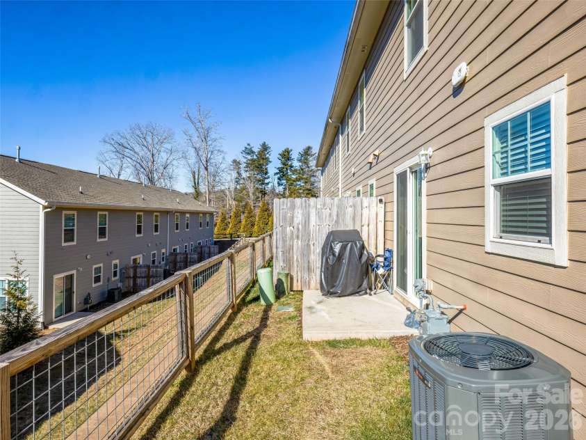 1214 Pauline Trail Drive, Arden, NC 28704.  MLS# CAR4358595, YatesRealty ID 15427. 