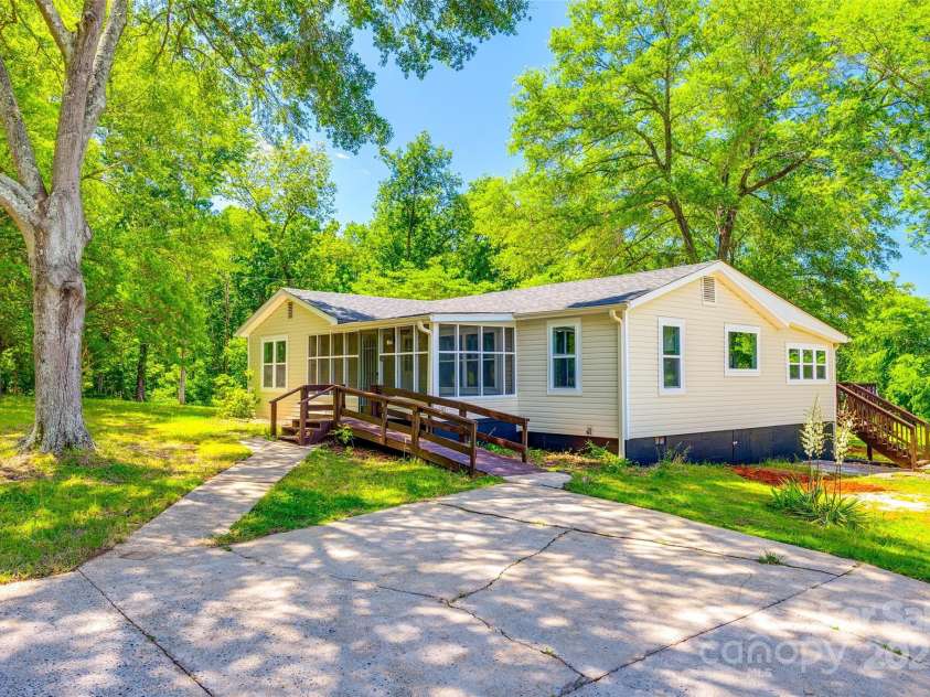 1224 Martin Road, Hickory Grove, SC 29717.  MLS# CAR4263850, YatesRealty ID 15427. 