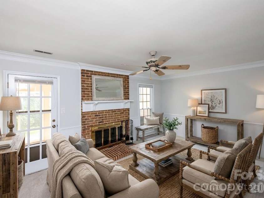 4248 Woodglen Lane, Charlotte, NC 28226.  MLS# CAR4358631, YatesRealty ID 15428. Virtually Staged