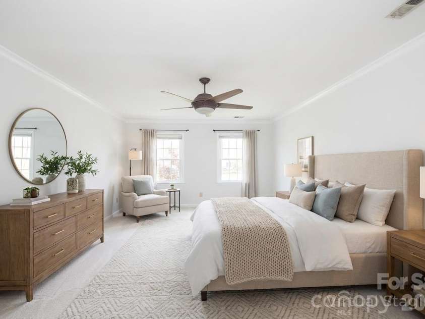 4248 Woodglen Lane, Charlotte, NC 28226.  MLS# CAR4358631, YatesRealty ID 15428. Virtually Staged