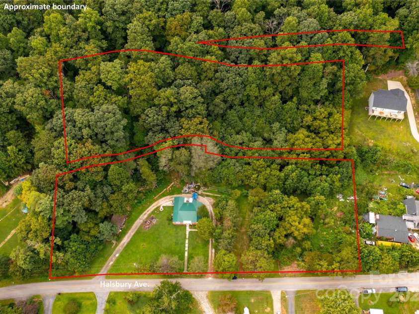 603 Halsbury Avenue, Hendersonville, NC 28791.  MLS# CAR4182028, YatesRealty ID 1543. 