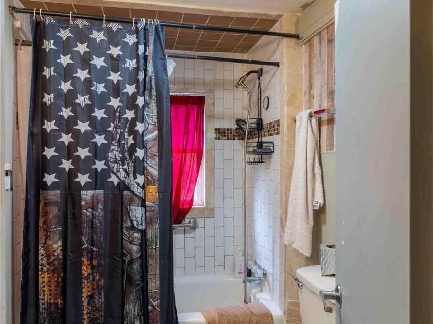 603 Halsbury Avenue, Hendersonville, NC 28791.  MLS# CAR4182028, YatesRealty ID 1543. 