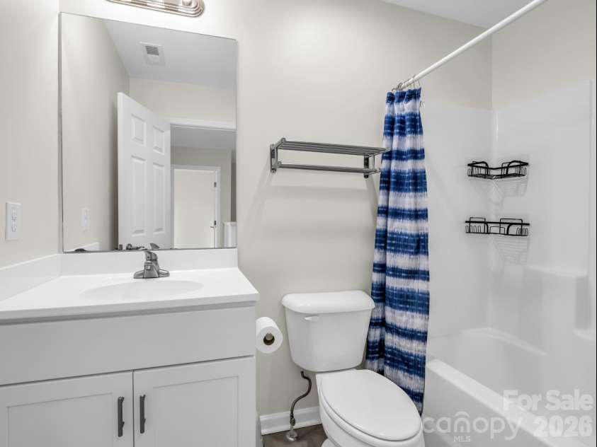 1106 Lynwood Forest Road, Arden, NC 28704.  MLS# CAR4359769, YatesRealty ID 15430. 