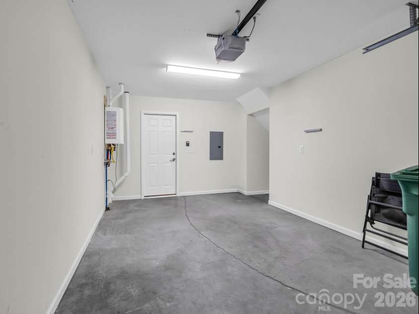 1106 Lynwood Forest Road, Arden, NC 28704.  MLS# CAR4359769, YatesRealty ID 15430. 