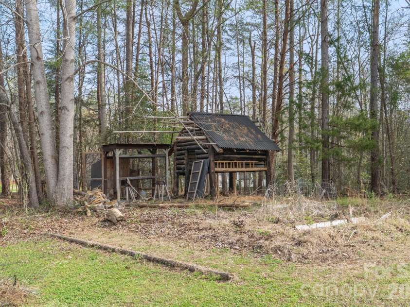 1122 Pine Knot Court, Clover, SC 29710.  MLS# CAR4360797, YatesRealty ID 15431. 
