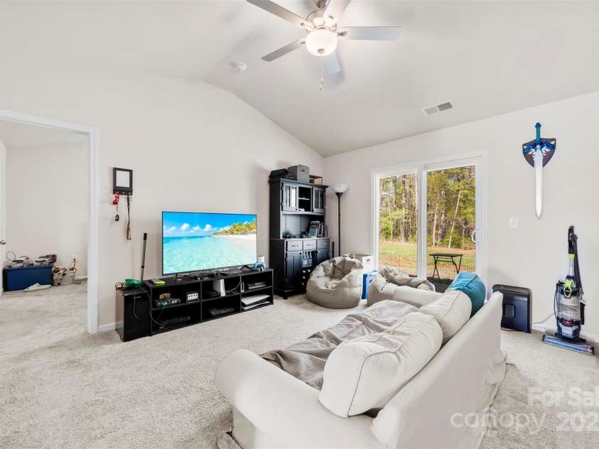 3118 Maple Ridge Drive, Gastonia, NC 28052.  MLS# CAR4243632, YatesRealty ID 15433. Living room