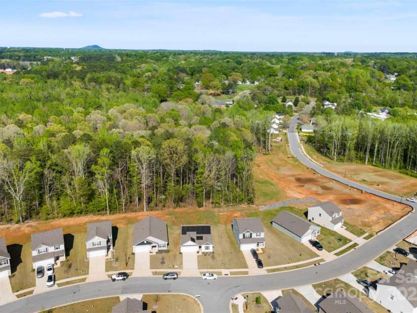 3118 Maple Ridge Drive, Gastonia, NC 28052.  MLS# CAR4243632, YatesRealty ID 15433. View of the neighborhood