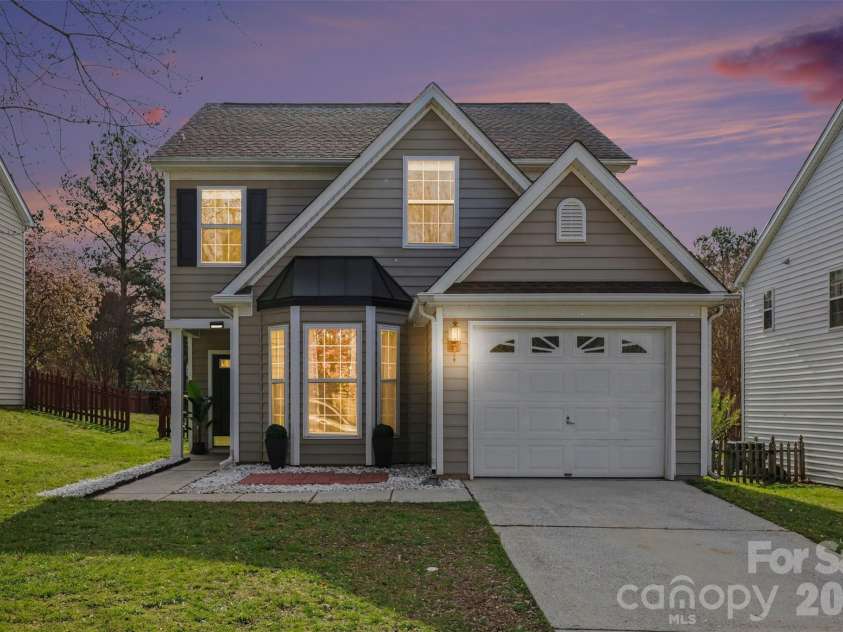 3119 Tanzanite Circle, Fort Mill, SC 29708.  MLS# CAR4357099, YatesRealty ID 15433. 
