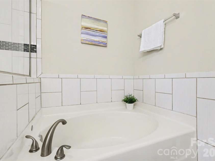 3119 Tanzanite Circle, Fort Mill, SC 29708.  MLS# CAR4357099, YatesRealty ID 15433. 